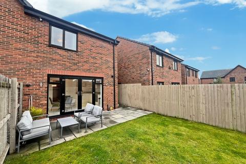 3 bedroom semi-detached house for sale, Borsdane Way, Westhoughton, BL5