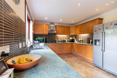 105 David Douglas Avenue, Scone, Perth, PH2 6QG
