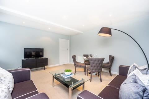 2 bedroom penthouse to rent, Waverton St, Mayfair W1J