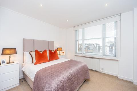 2 bedroom penthouse to rent, Waverton St, Mayfair W1J