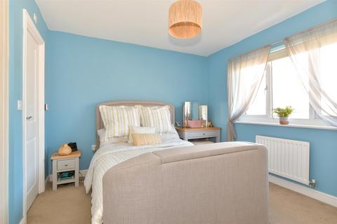 18 Germander Avenue, Halling, Rochester, ME2 1FR