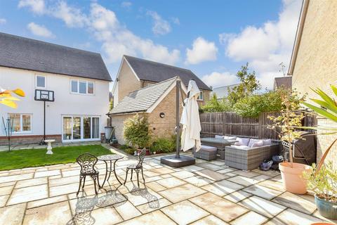 18 Germander Avenue, Halling, Rochester, ME2 1FR