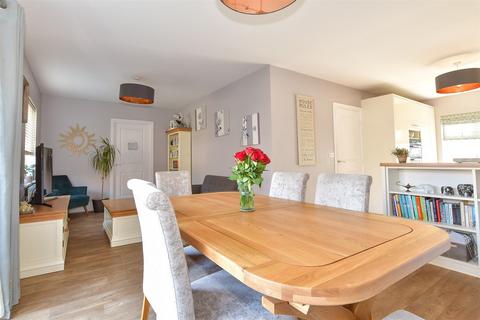 18 Germander Avenue, Halling, Rochester, ME2 1FR