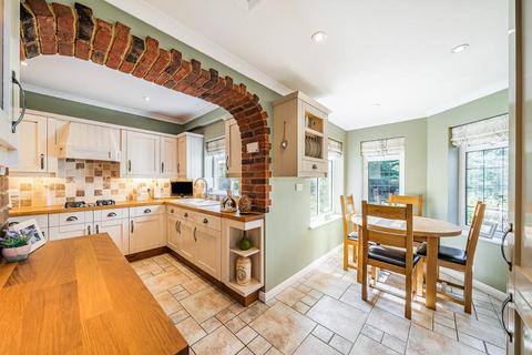 30 Norfolk Avenue, South Croydon, CR2 8BN