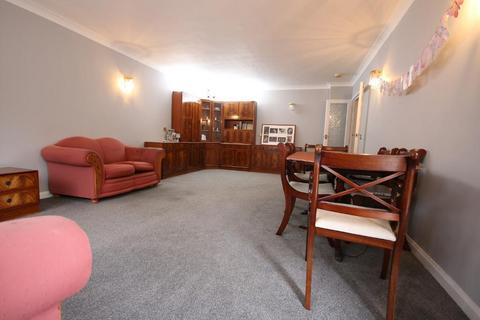 2 bedroom flat to rent, Edgware HA8