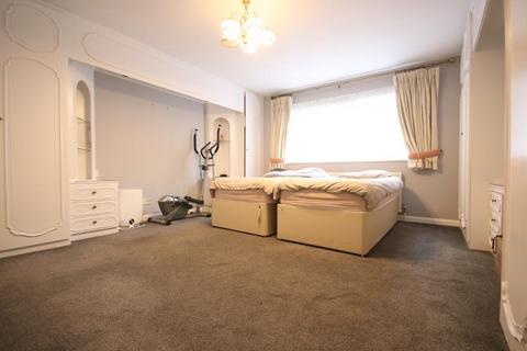 2 bedroom flat to rent, Edgware HA8