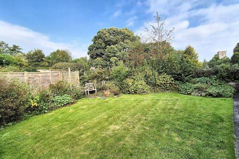10 Church Close, Waddington, Clitheroe, BB7 3HX