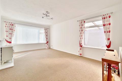 2 bedroom bungalow for sale, Raglan Avenue, Worthing, West Sussex, BN13