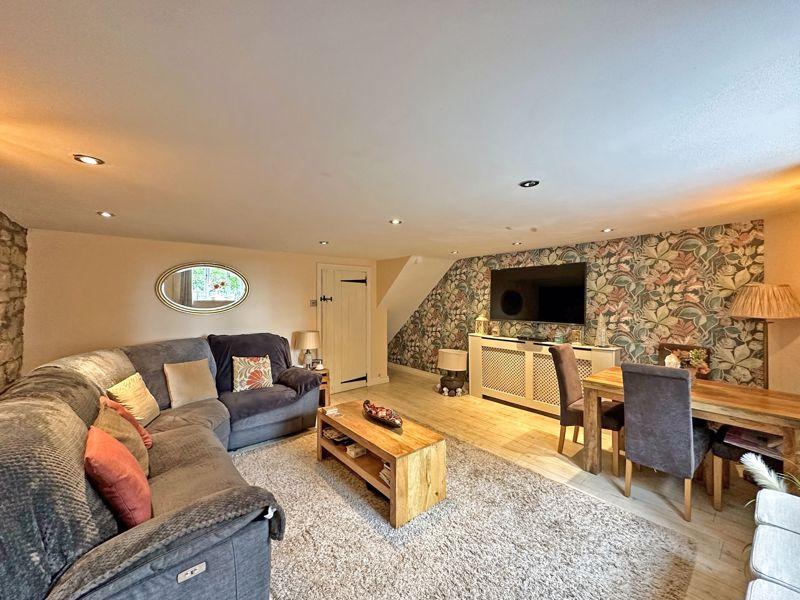 Gospel End Street, SEDGLEY, DY3 3LS 2 bed terraced house for sale £