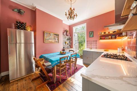 4 bedroom apartment for sale, Harrow Road, Kensal Town, London W10