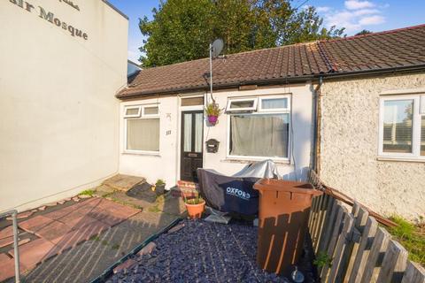 1 bedroom bungalow for sale, Richmond Road, Gillingham