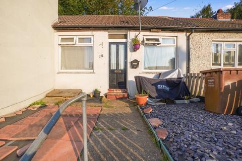 1 bedroom bungalow for sale, Richmond Road, Gillingham