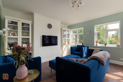 2 bedroom apartment for sale, Beechwood Hall, Regents Park Road, N3