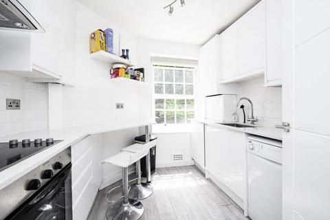 3 bedroom apartment to rent, Corringham Road, Hampstead Garden Suburb, NW11