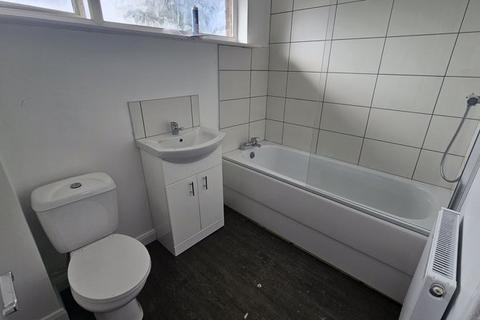 3 bedroom terraced house to rent, Tawney Road, Grangetown, Middlesbrough TS6 9RG