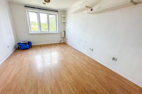 1 bedroom flat for sale, Colnbrook, Berkshire