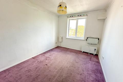 1 bedroom flat for sale, Colnbrook, Berkshire