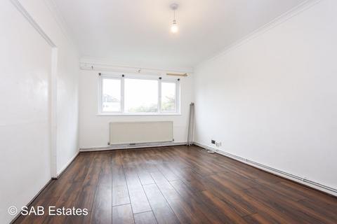 2 bedroom flat to rent, Byron Way, Northolt