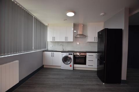 Studio to rent, Tilbury Close, Reading