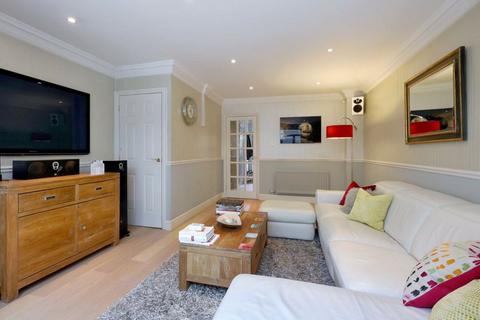 15 Bakers Orchard, Wooburn Green, High Wycombe, HP10 0LS