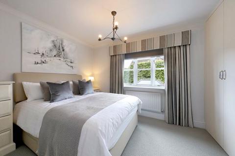 15 Bakers Orchard, Wooburn Green, High Wycombe, HP10 0LS