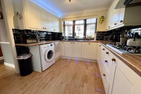 3 bedroom terraced house for sale, Jardine Way, Dunstable