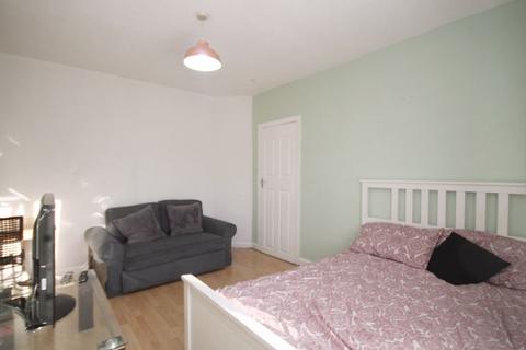 2 bedroom property for sale, Greenway Gardens, Greenford