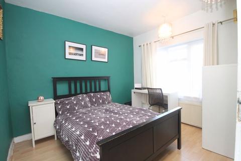 2 bedroom property for sale, Greenway Gardens, Greenford