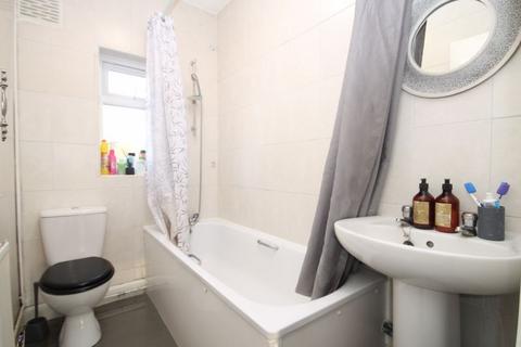 2 bedroom property for sale, Greenway Gardens, Greenford