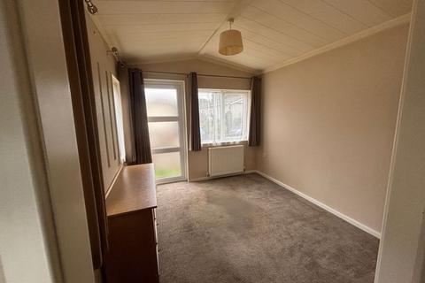 2 bedroom property for sale, Whelpley Hill Park, Chesham