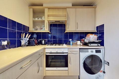 2 bedroom apartment for sale, Hubbards Close, Uxbridge, UB8