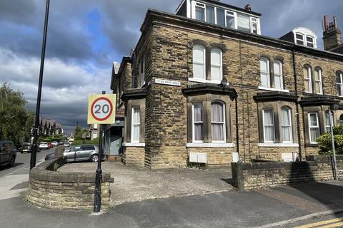 2 bedroom apartment to rent, East Parade, Harrogate, North Yorkshire, HG1