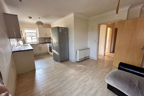 2 bedroom flat for sale, Colchester Road, Wivenhoe, Colchester, CO7