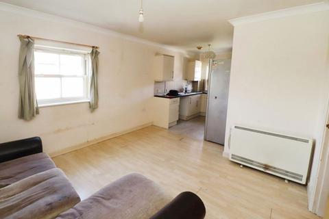 2 bedroom flat for sale, Colchester Road, Wivenhoe, Colchester, CO7