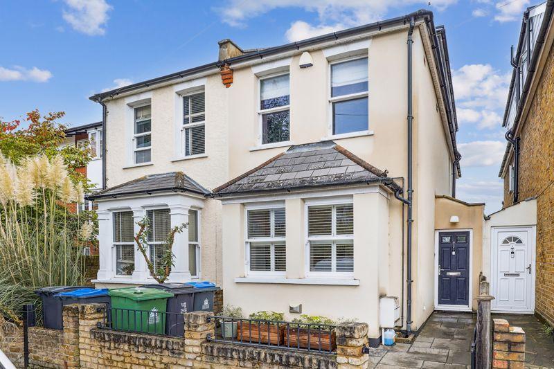 Dawson Road, Kingston Upon Thames, KT1 3 bed semidetached house for
