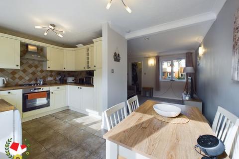 18 Ellison Close, Abbeymead, Gloucester, GL4 5YQ