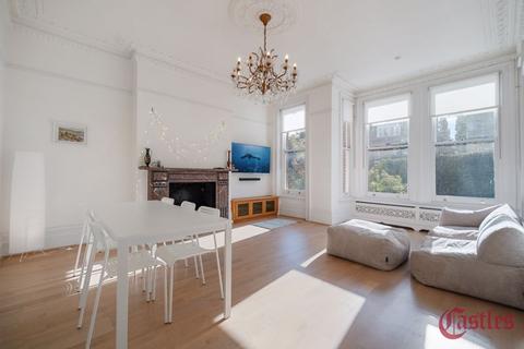 Flat 2, 28 Coolhurst Road, London, N8 8EL