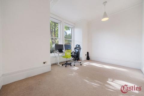 Flat 2, 28 Coolhurst Road, London, N8 8EL