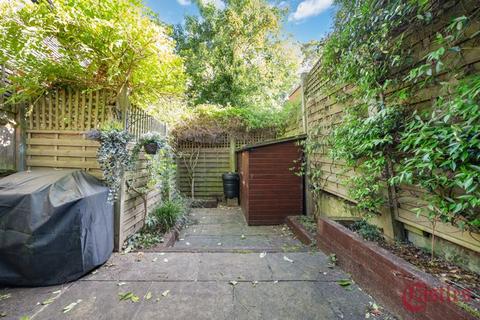 Flat 2, 28 Coolhurst Road, London, N8 8EL