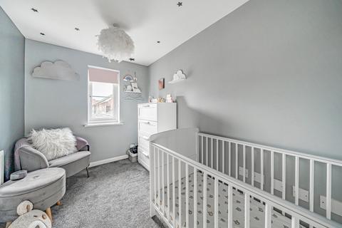 12 Vale Road, Bishops Cleeve, Cheltenham, GL52 8ER