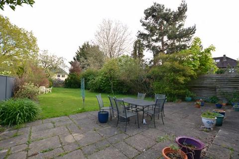 91 Hillview Road, Pinner, HA5 4PB