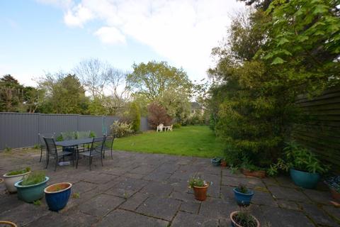 91 Hillview Road, Pinner, HA5 4PB