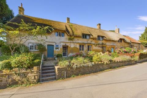 2 bedroom cottage for sale, 2 Church View, Great Street, Norton sub Hamdon