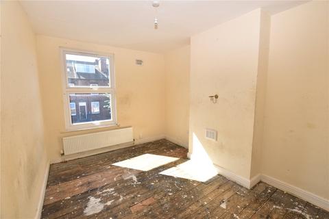 6 Garnet Parade, Leeds, LS11 5JS