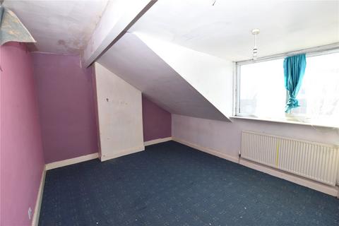 17 Brompton Mount, Leeds, LS11 6HY