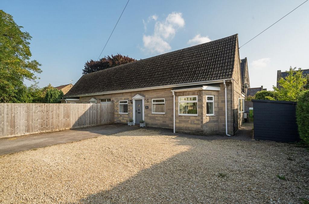 Stratton Road, Radstock, BA3 4 bed chalet for sale £450,000