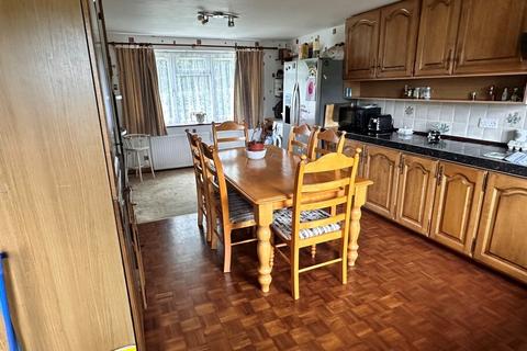 28 Burgess Close, Woodley, Reading, RG5 3LJ