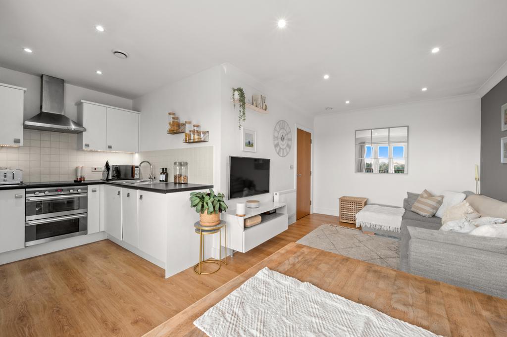 St. Catherines Close, Raynes Park SW20 1 bed apartment for sale £365,000