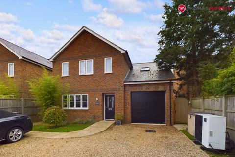 3 bedroom detached house for sale, Meeting Lane, Royston SG8