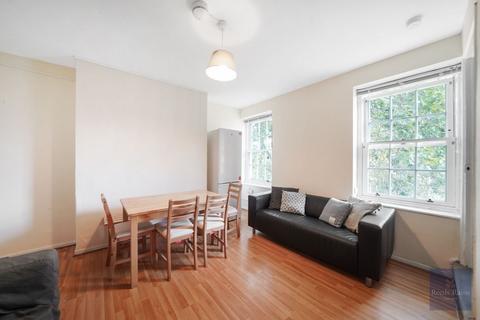 4 bedroom apartment to rent, Walnut Tree Walk, London SE11